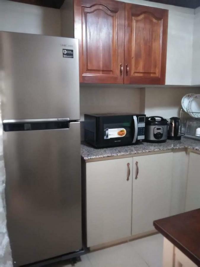 Affordable 2 Bedroom 2 Ba W/ Skycable, Netflix, & Amazon Prime Manila Exterior foto